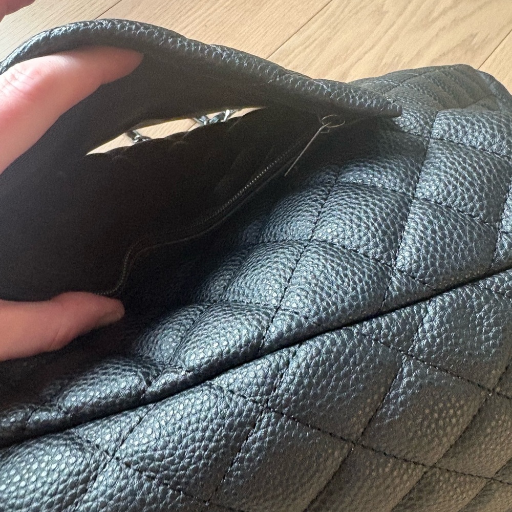 Quilted Double Flap XXL Travel Shoulder Bag - Picture 8 of 14